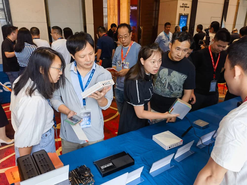 Panlei представила новые продукты на Intel Client Solutions Forum 2023